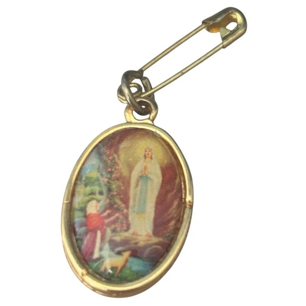 Vintage Gold Tone Virgin Mary Lourdes Double Sided Pendant Safety Pin Brooch 1